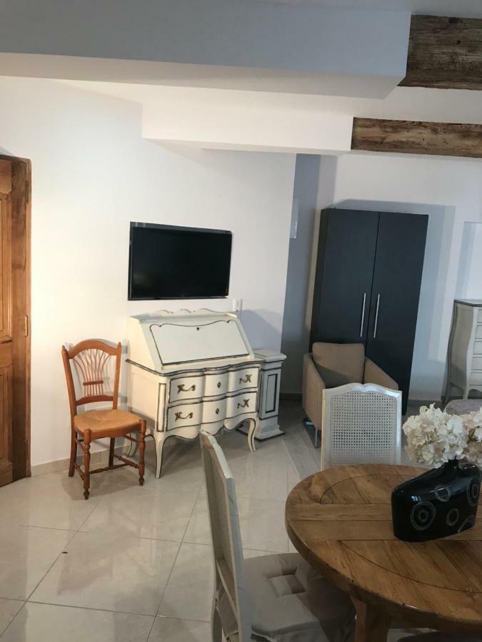 Chambre Familiale Du Couvent ナルボンヌ エクステリア 写真